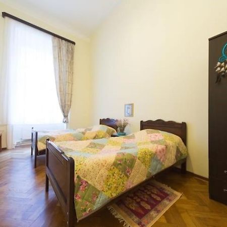 Apartment On Tabidze 3/5 ティビリシ エクステリア 写真