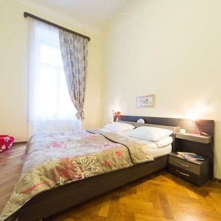 Apartment On Tabidze 3/5 ティビリシ エクステリア 写真