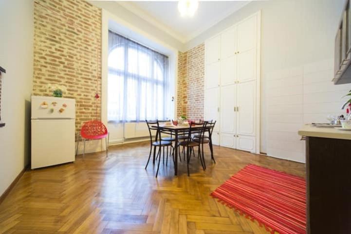 Apartment On Tabidze 3/5 ティビリシ エクステリア 写真
