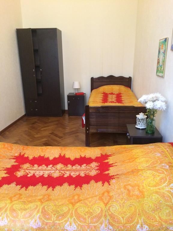 Apartment On Tabidze 3/5 ティビリシ 部屋 写真
