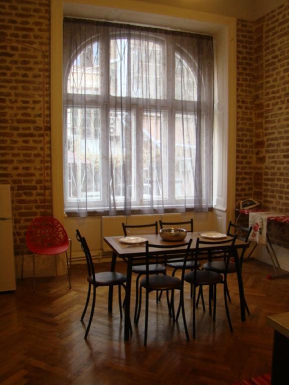 Apartment On Tabidze 3/5 ティビリシ エクステリア 写真